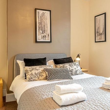 3 Bedroom Home Sleeps 5 Close To Chester City Centre Welcomes Couples, Small Groups, Families And Contractors Eksteriør bilde