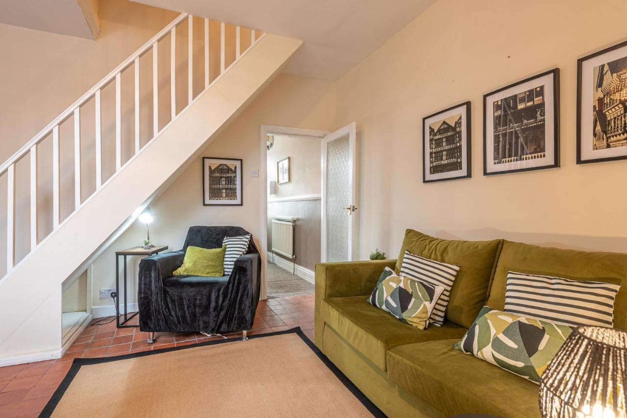 3 Bedroom Home Sleeps 5 Close To Chester City Centre Welcomes Couples, Small Groups, Families And Contractors Eksteriør bilde