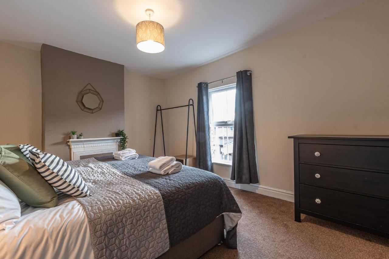 3 Bedroom Home Sleeps 5 Close To Chester City Centre Welcomes Couples, Small Groups, Families And Contractors Eksteriør bilde